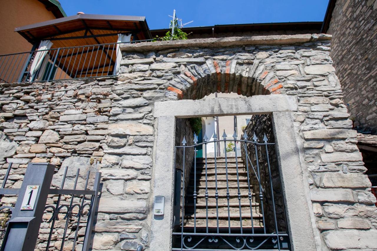 Casa Di Momo Apartment Carate Urio Luaran gambar